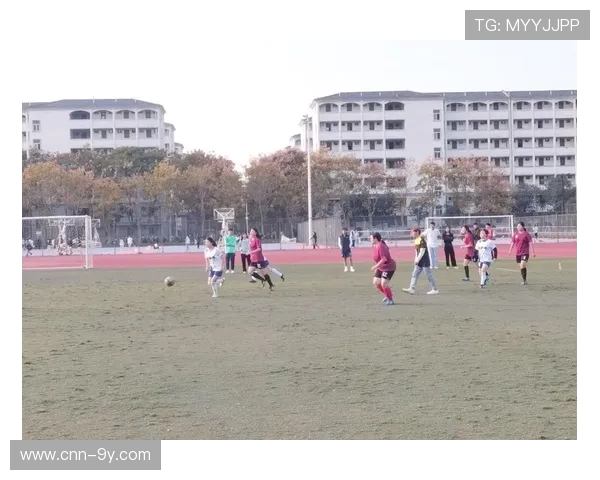 以东莞女子足球赛区冠军为核心展现球队拼搏精神与城市体育风采助力女足发展